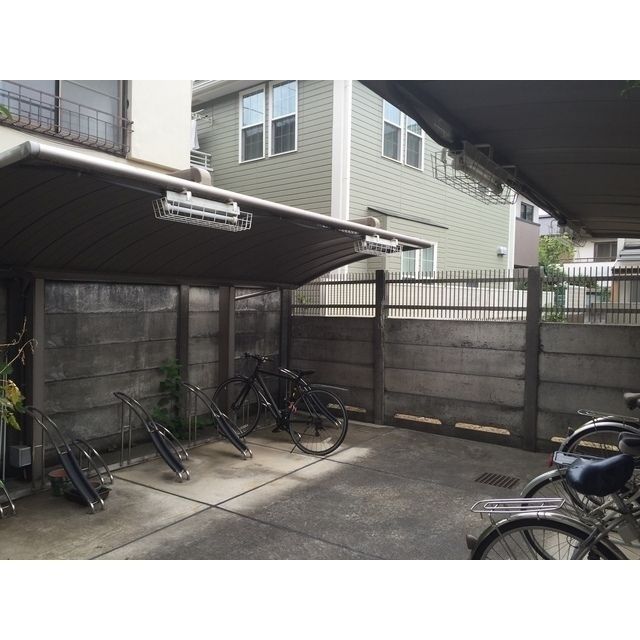その他共有部分　★屋根付き駐輪場スペースです★