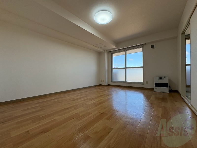居室・リビング　広くてキレイなお部屋が広がっていて、充実した生活が送れそう。