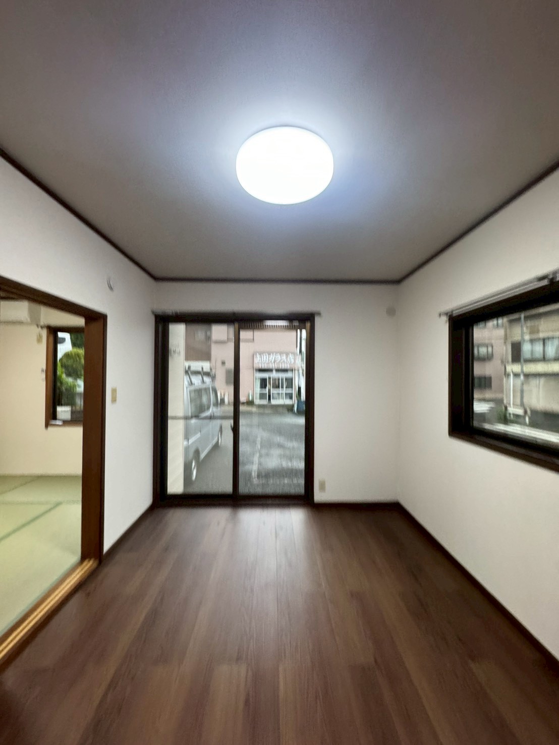 居室・リビング　同建物別部屋写真です