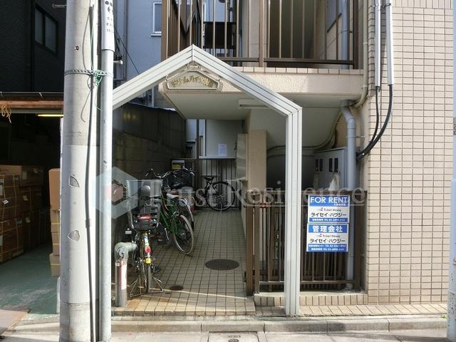 エントランス　エントランス前