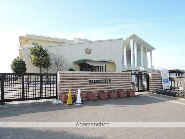 小学校　大在西小学校（小学校）まで700m