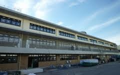 小学校　坂戸市立坂戸小学校（小学校）まで205m