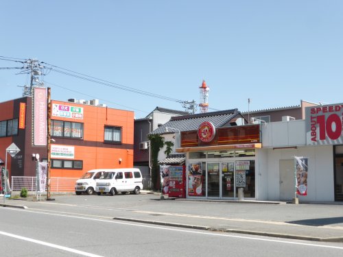 飲食店　ほっともっと　本町店（飲食店）まで349m