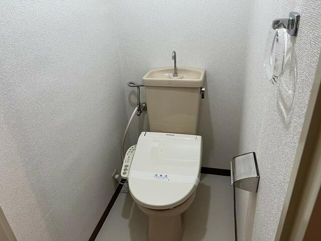 VIPマンションのトイレ写真