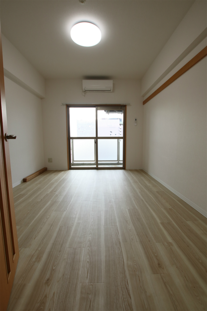 リファレンス小倉駅前の居間写真