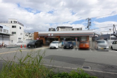 コンビニ　セブンイレブン（上田中町）（コンビニ）まで159m