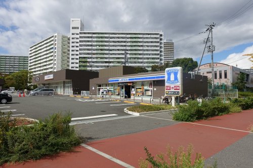 コンビニ　ローソン（ムコダンモール）（コンビニ）まで376m