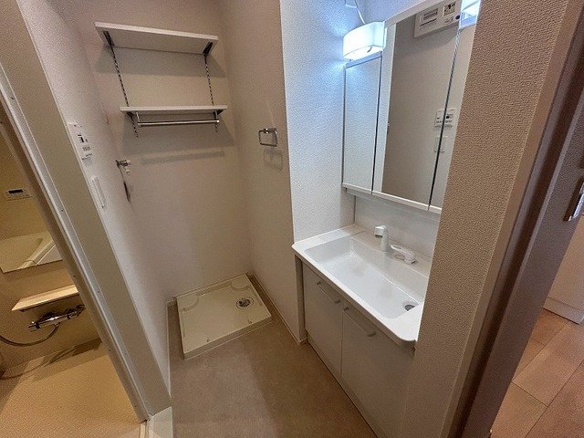 洗面設備　使いやすい洗面所です