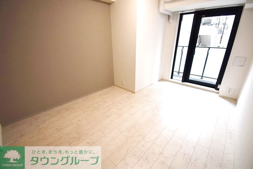 エステムプラザ横濱関内の居間写真