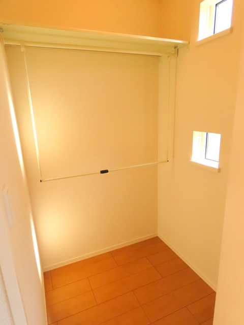 収納　★収納たっぷりウォークインクローゼットです★