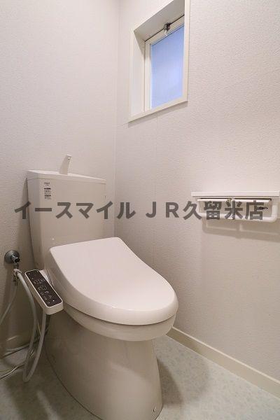 ＪＲ久大本線 久留米大学前駅 徒歩10分 2階建 築37年のトイレ写真