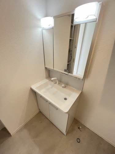東北新幹線 くりこま高原駅 バス乗車時間：43分 最寄りバス停で下車 徒歩38分 2階建 築8年の内装写真