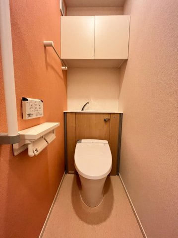 トイレ　別号室の画像です。ご参考下さい