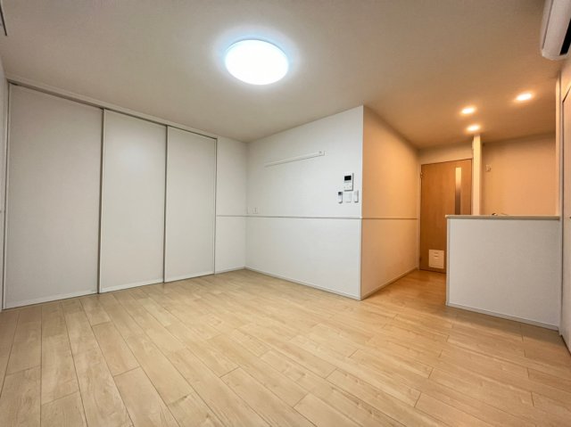 居室・リビング　別号室の画像です。ご参考下さい
