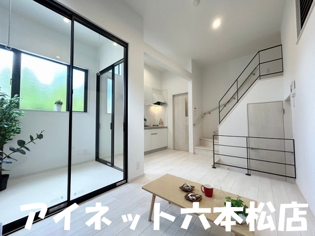 居室・リビング　広々としていいですね。