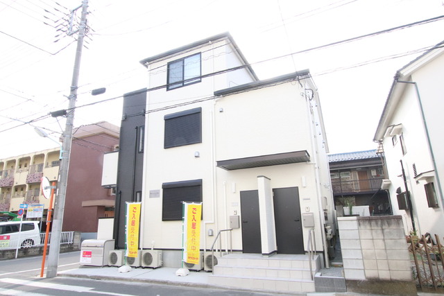 建物外観　現地待合せ・オンライン見学も可能です♪