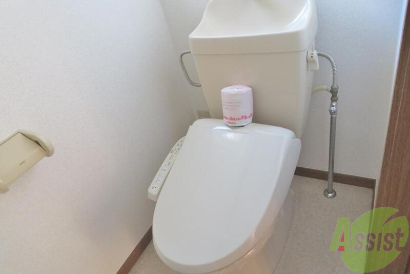 トイレ　温水洗浄便座で一年中快適ですね。