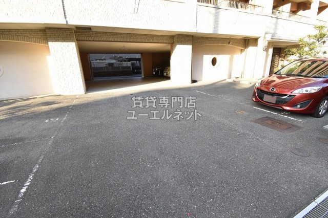 駐車場　敷地内駐車場
