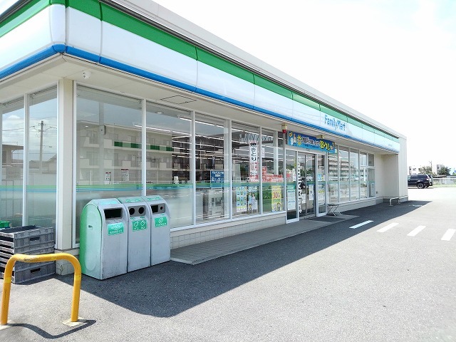 コンビニ　ファミリーマート山梨学院大学前店（コンビニ）まで331m