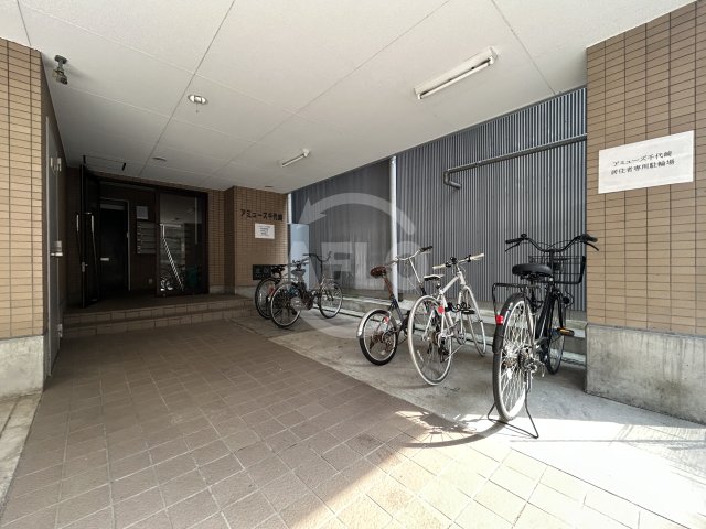 エントランス　アミューズ千代崎　エントランス