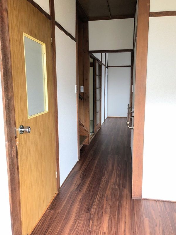 鶴巻北2丁目戸建の玄関写真