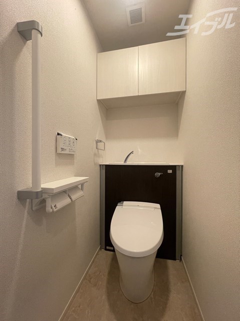 地下鉄谷町線 天神橋筋六丁目駅 徒歩10分 6階建 築4年のトイレ写真