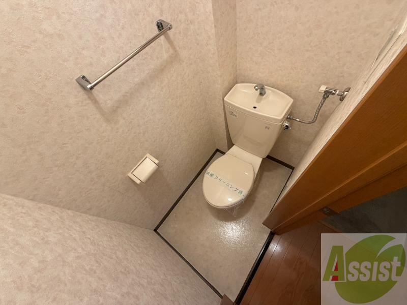地下鉄東西線 発寒南駅 徒歩6分 3階建 築23年のトイレ写真
