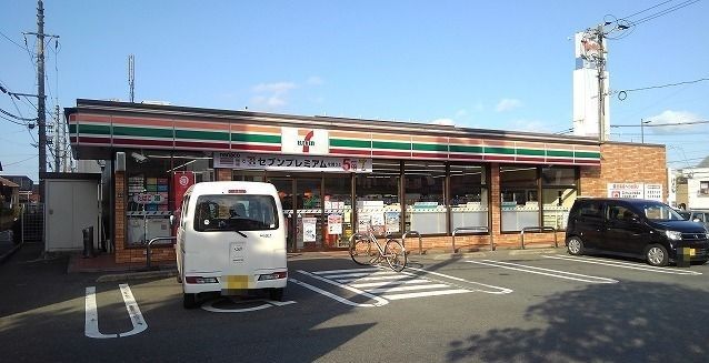 コンビニ　セブンイレブン（コンビニ）まで400m