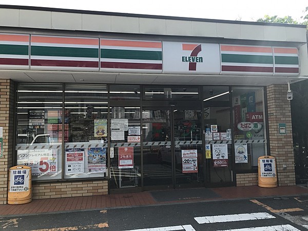 コンビニ　セブンイレブン世田谷経堂3丁目店（コンビニ）まで299m