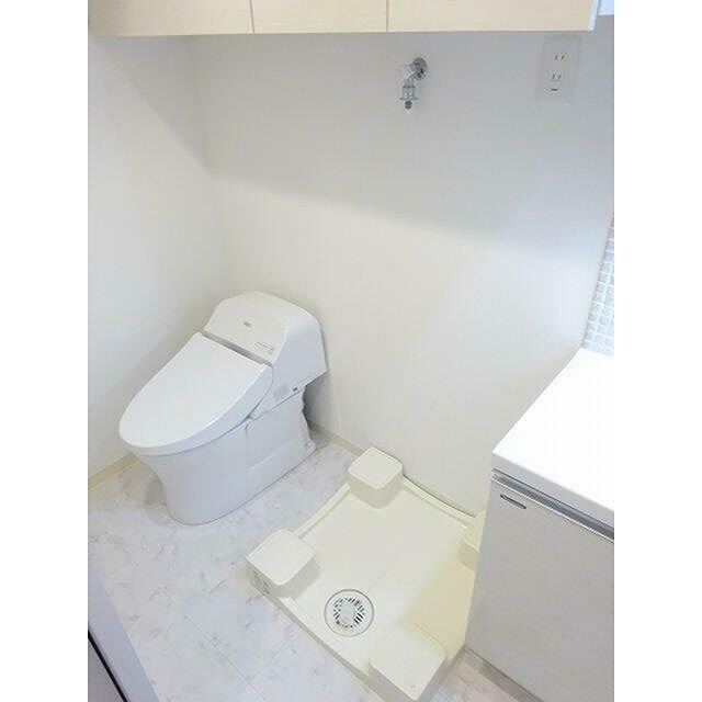 トイレ　※同仕様写真含む
