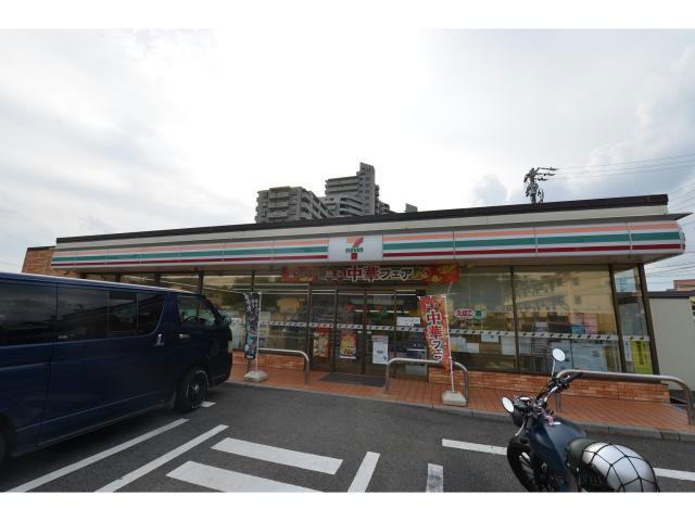 コンビニ　セブンイレブン瀬戸北松山町店（コンビニ）まで442m