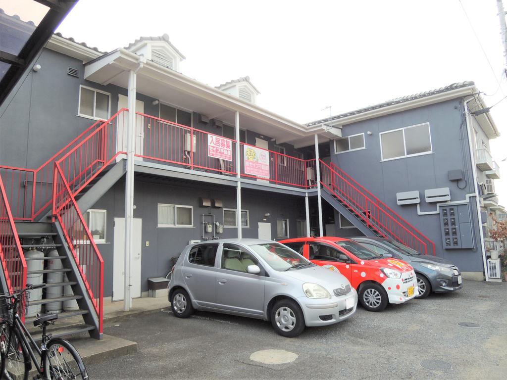 岡山市中区倉田のアパートの建物外観
