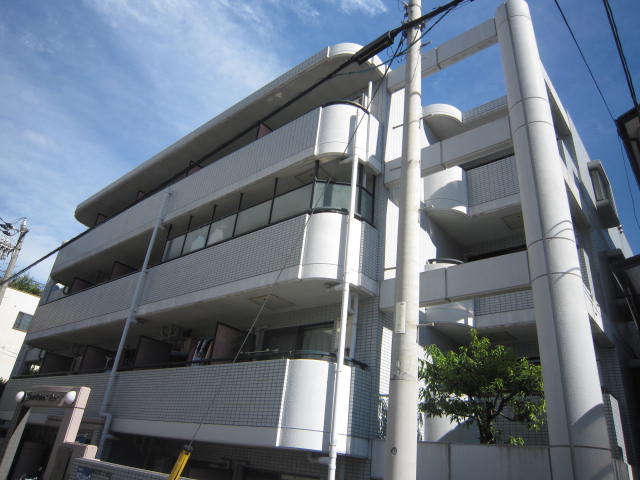 神戸市灘区烏帽子町のマンションの建物外観