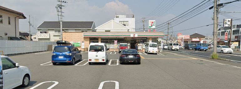 【姫路市飾磨区若宮町のマンションのコンビニ】