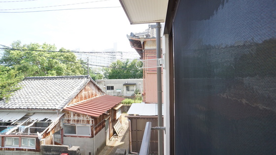 バルコニー　洗濯物干し