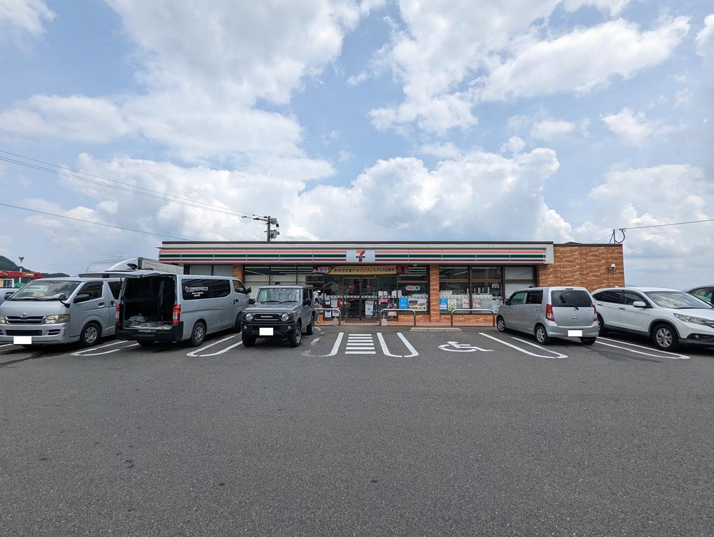 コンビニ　セブンイレブン伊万里東山代店（コンビニ）まで1073m