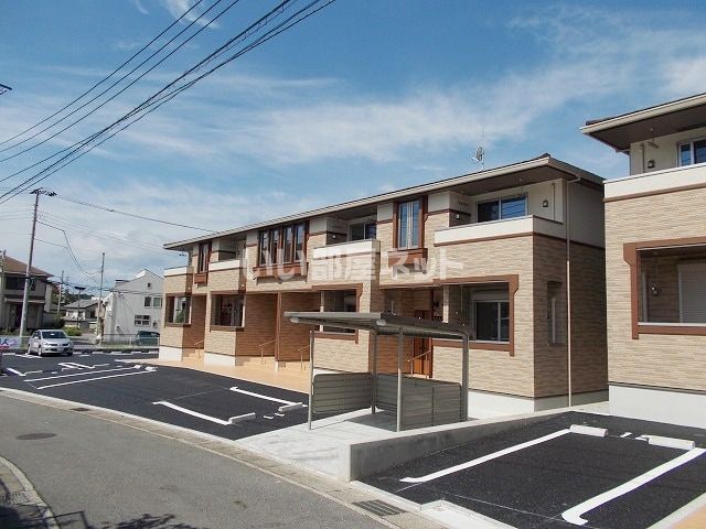 神奈川県横須賀市武４（アパート）の賃貸物件の外観