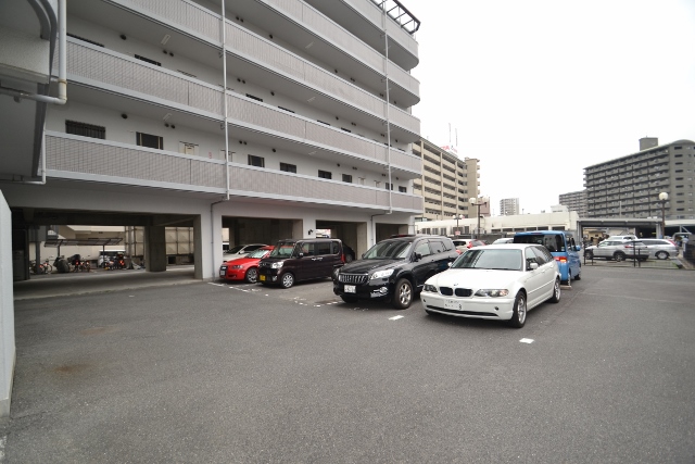 駐車場　駐車場