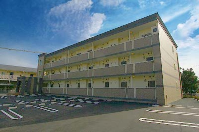 熊本市東区保田窪本町のマンションの建物外観