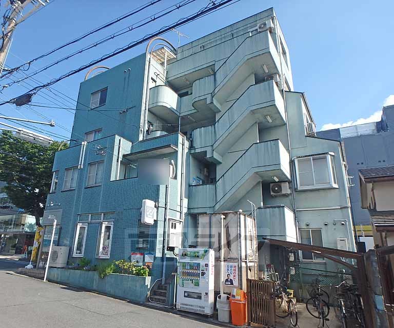 【京都市左京区一乗寺塚本町のマンションの建物外観】