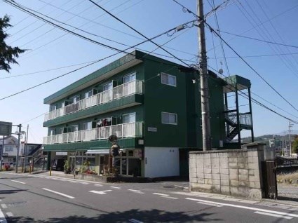 松本市桐のマンションの建物外観