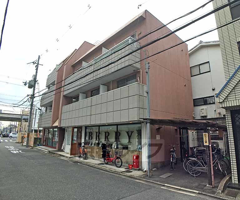 【ヴィラ円町の建物外観】