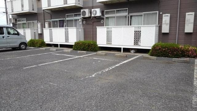 【ラフランス Aの駐車場】