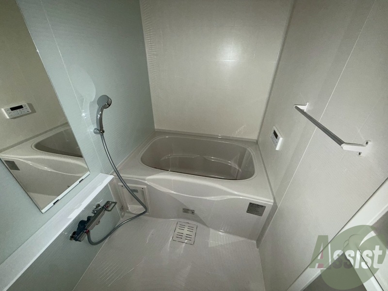 バス・シャワールーム　浴槽もあり、リラックスできそうですね。