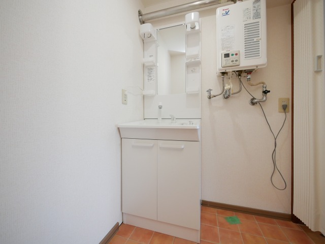 洗面設備　シャワー付き洗面化粧台☆