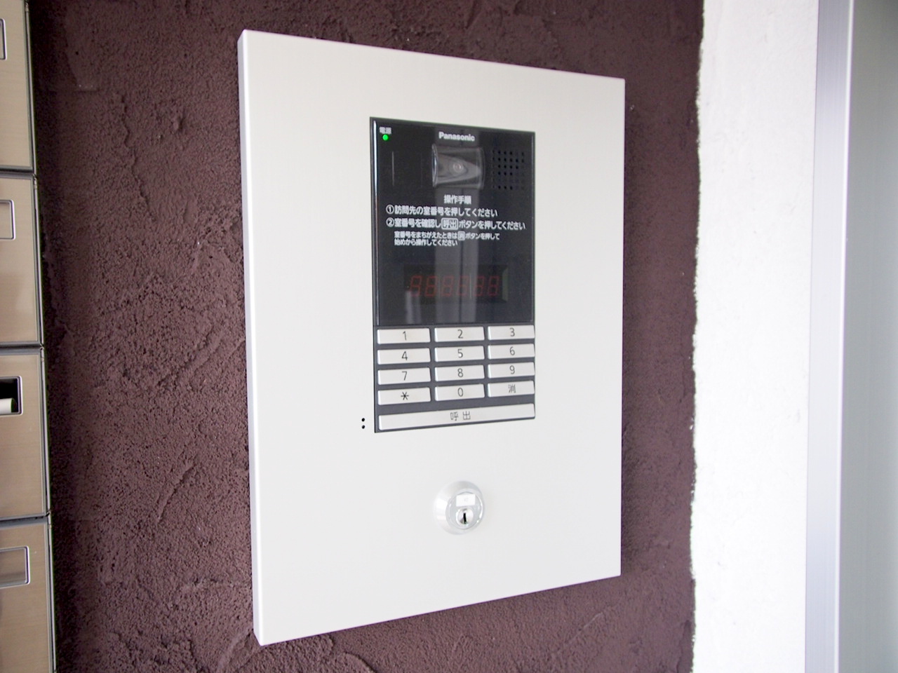 エントランス　人気のオートロック付きマンションです♪