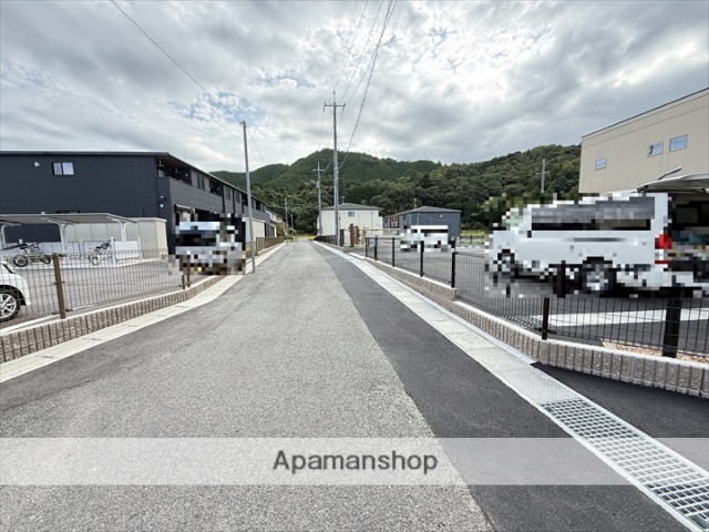 その他　前面道路（その他）まで0m