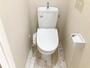 トイレ　トイレは、温水洗浄便座付きです。