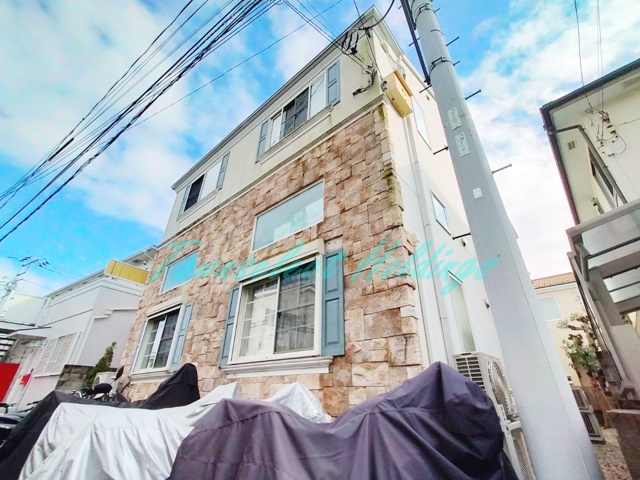 建物外観　ヨーロピアン調のお洒落な外観♪駅徒歩3分の好立地♪