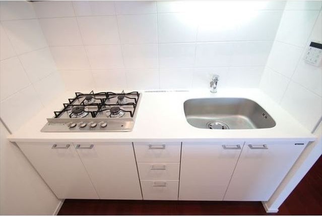 キッチン　コンパクトなキッチンで掃除もラクラク